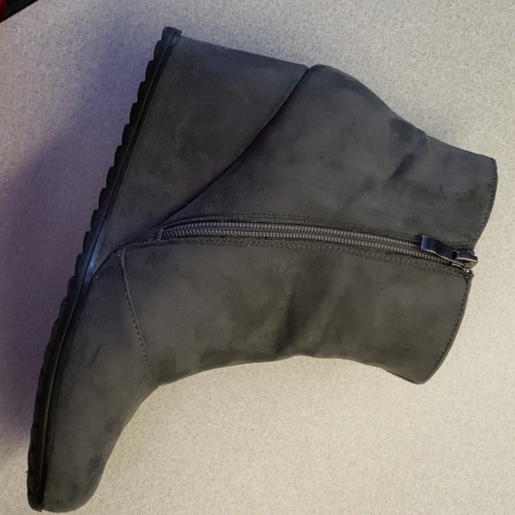 Booties - Picture 3 of 6